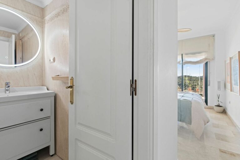 41d7623e3ad8aebbcc3f853d5fc1b117 - 16