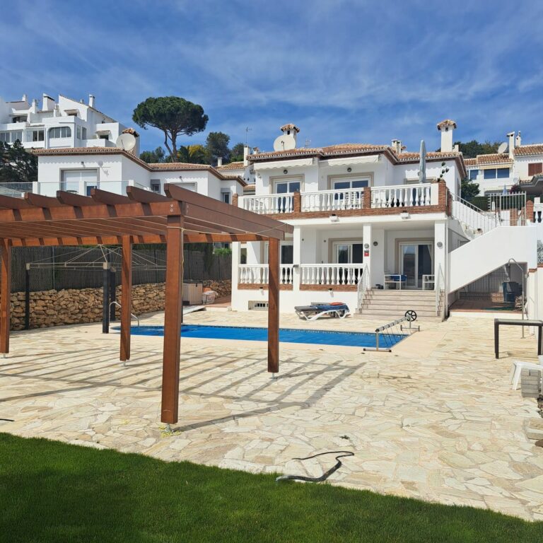 43081885fdfb98067a4e67da75ce7feb - 1