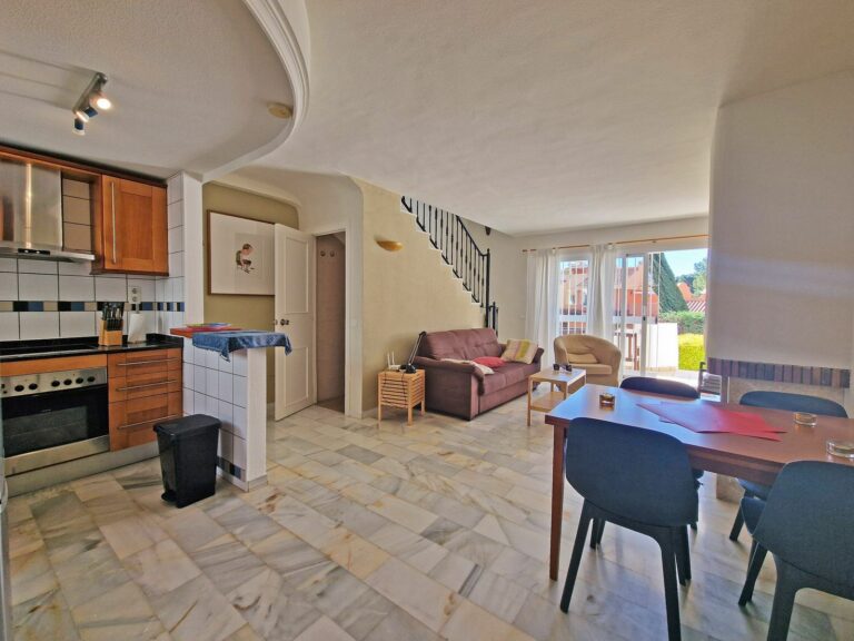 4730f15bf040596a76e929ca494e0378 - 12