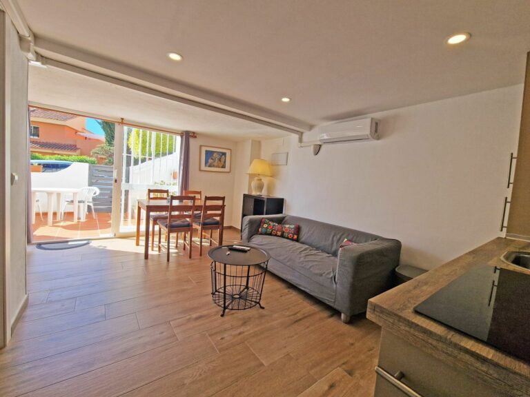 4730f15bf040596a76e929ca494e0378 - 2