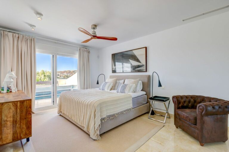 4818142bf97208ca4a88717710220d67 - 5