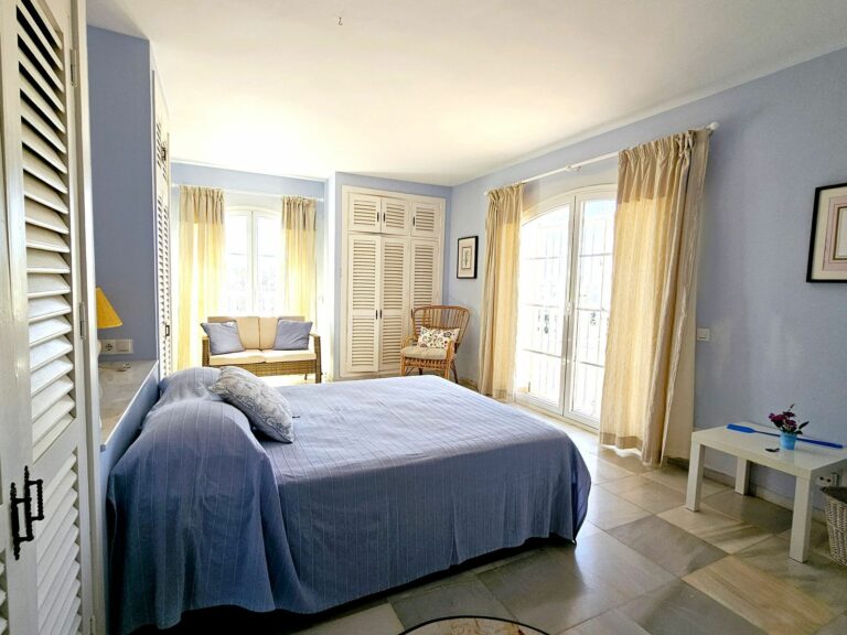 4abd3bd593e14dba48becb9956e51e24 - 12