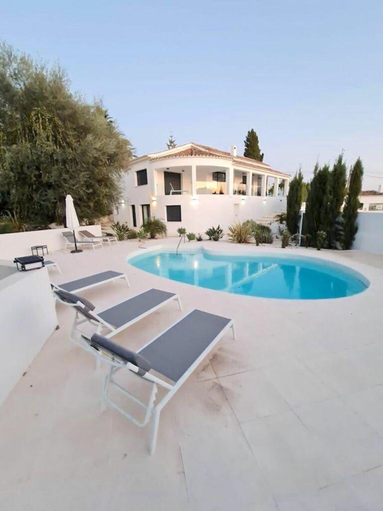 4b8aa20ecb76a39071d447cfb17b9924 - 1