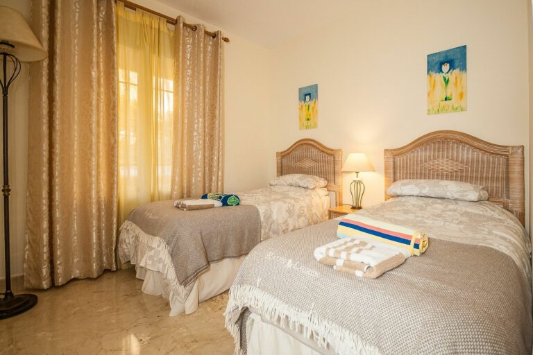 4c9e005635439b6f40d823e5c7fb0bac - 8