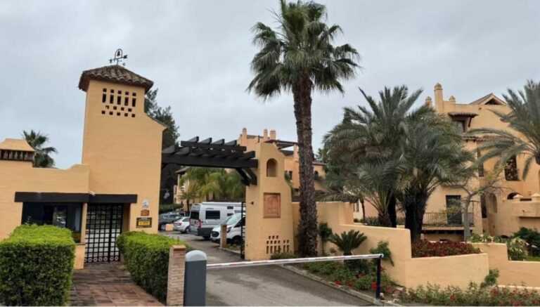 4d4b9f32cc6c59006d51b990c79f6da8 - 16