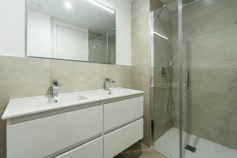 4de7c1505b04a11fb843601a543f69d0 - 10