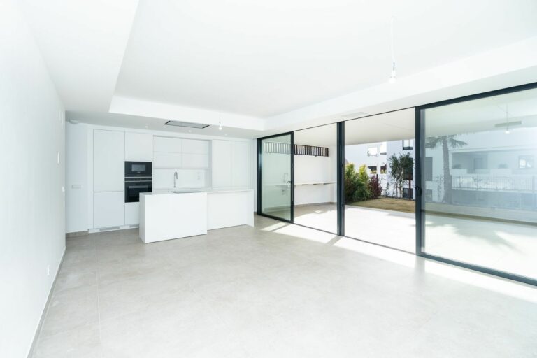 4de7c1505b04a11fb843601a543f69d0 - 2