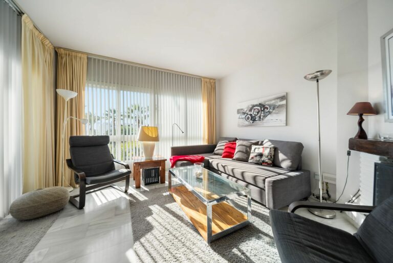 4fefb69b9da67a4a8c2959688e8e48e3 - 1