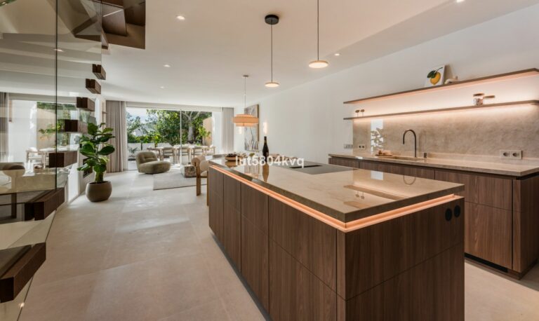 523785a9ffc6143f5286ad647bc5a83d - 2