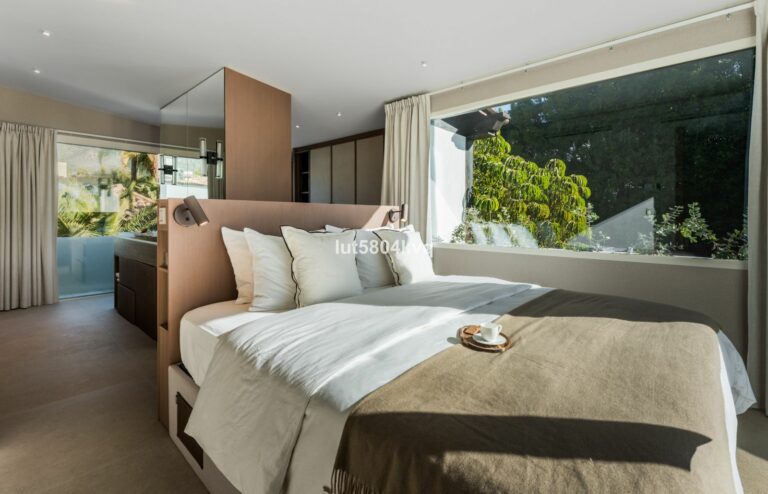 523785a9ffc6143f5286ad647bc5a83d - 4