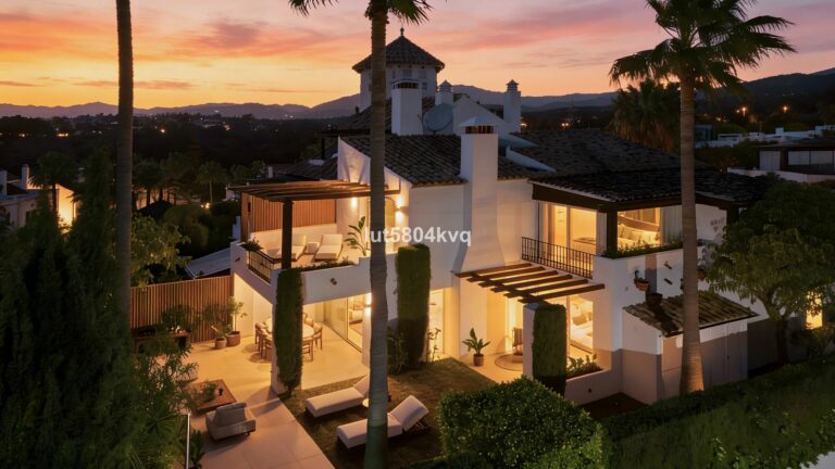 523785a9ffc6143f5286ad647bc5a83d - 8