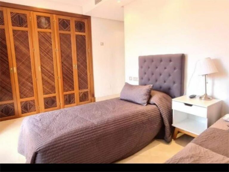 5240f8f9e9e8e6b65fd79d761f4ee33f - 7