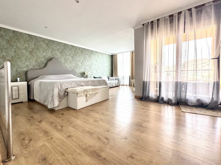 525f8549ea103f5aa865031308f3d7ec - 13