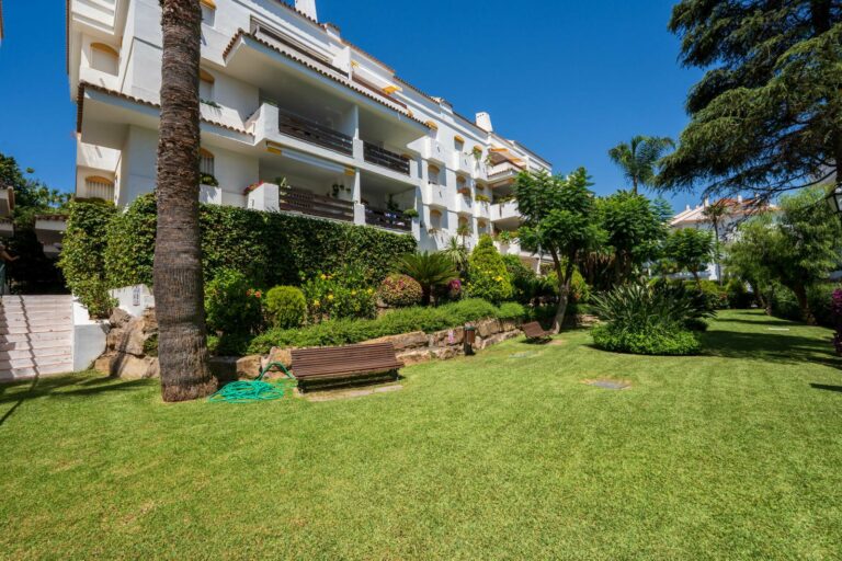 52c7fc2a1ff568ebcd8944cede386c6c - 12