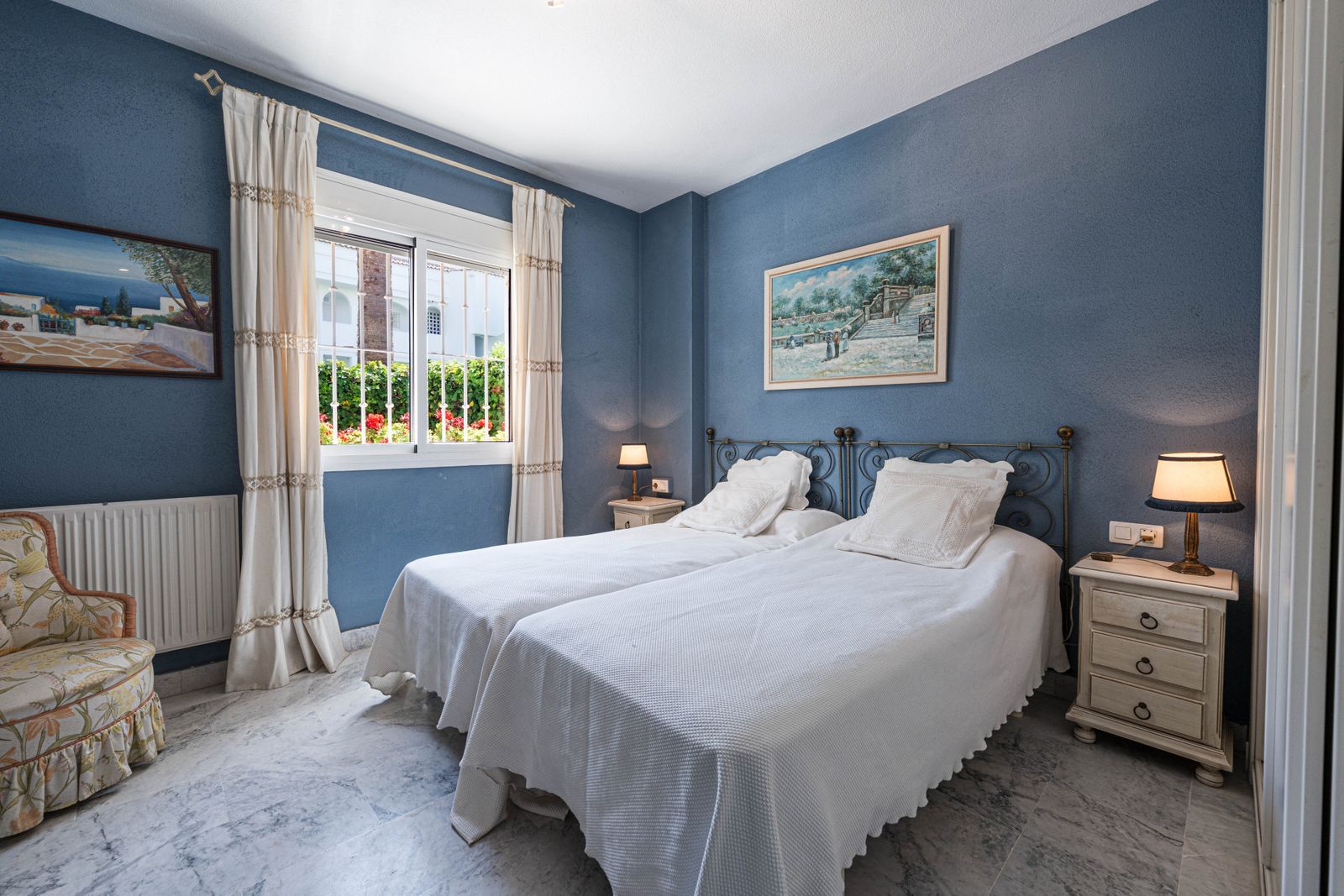 52c7fc2a1ff568ebcd8944cede386c6c - 13