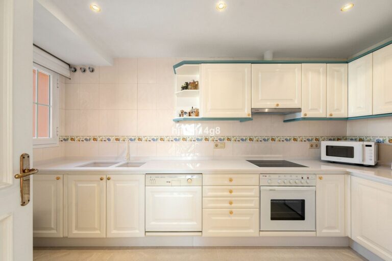 559772362812919ebc5f4505c2c5f66f - 9