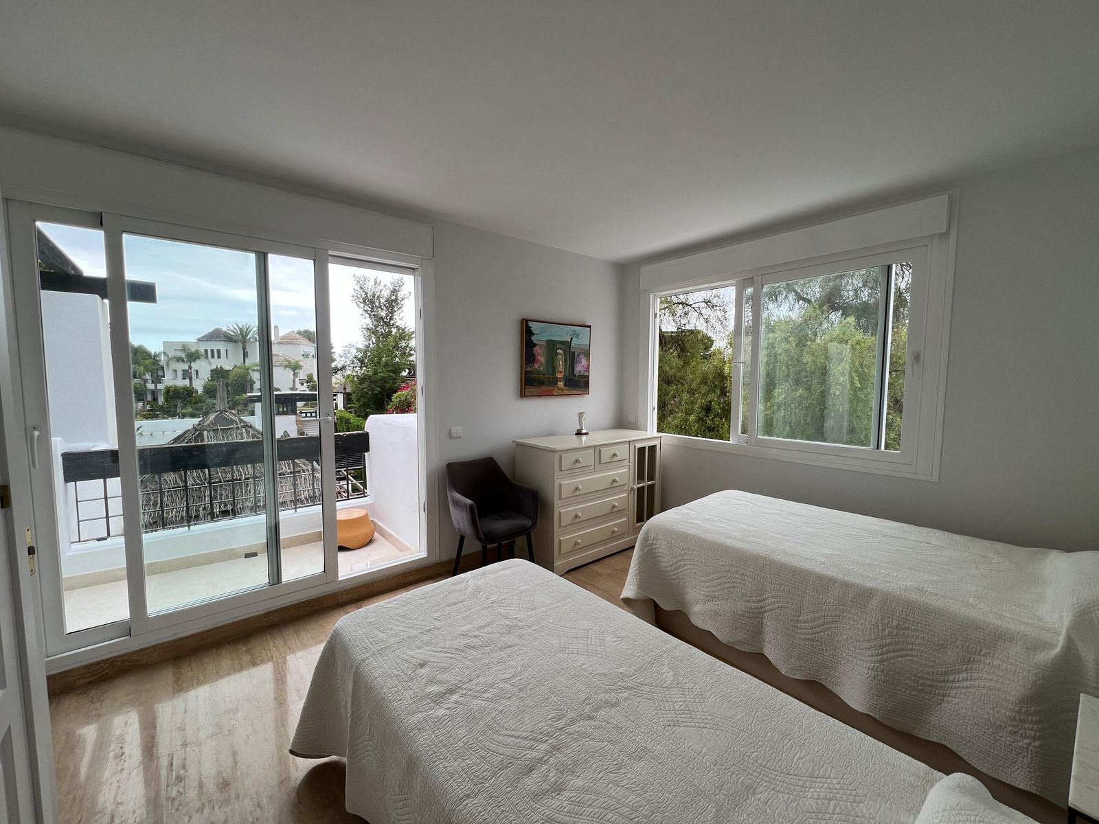 5726d1d3d4716436068fcff0a11fb5e2 - 10