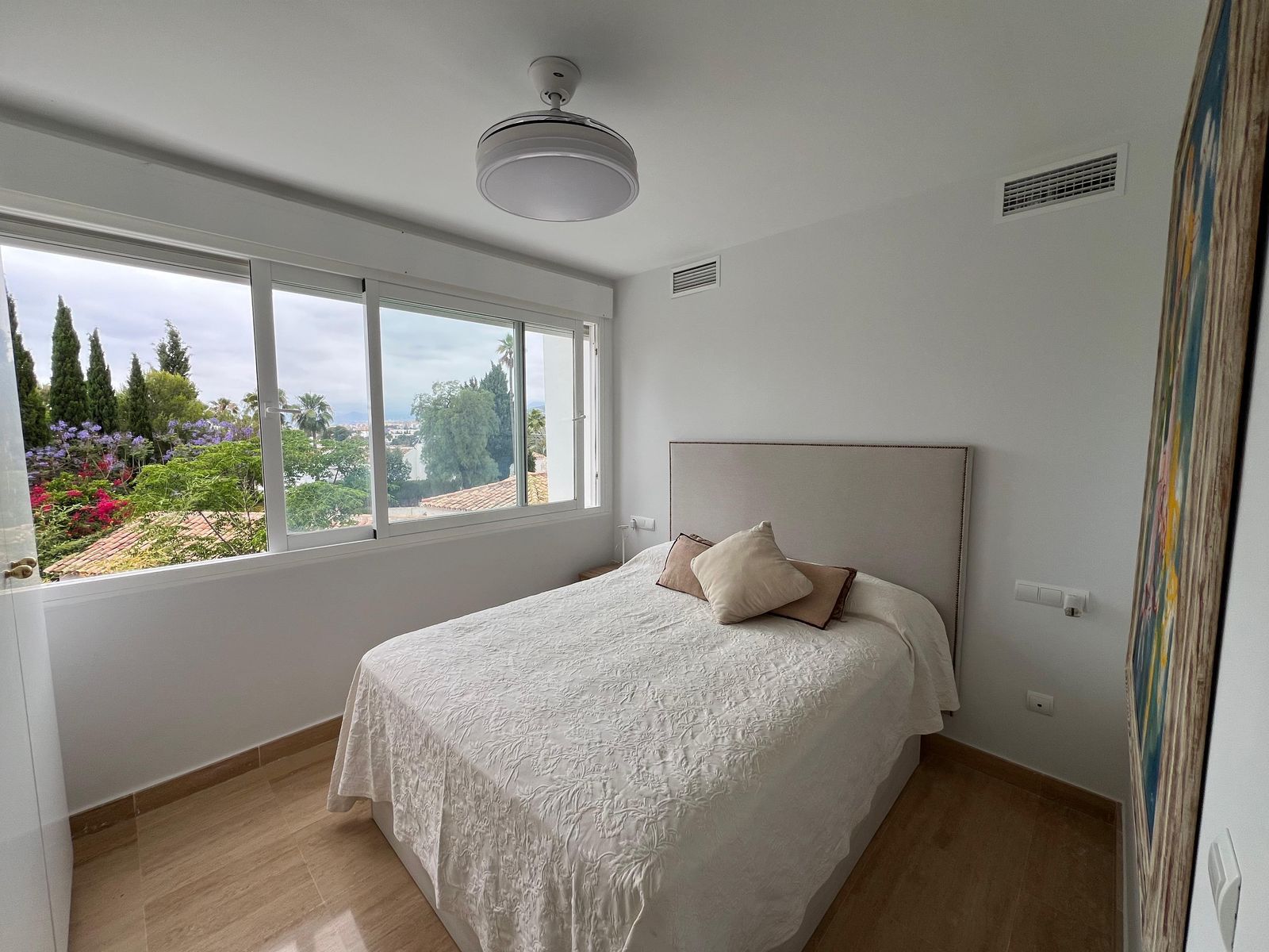 5726d1d3d4716436068fcff0a11fb5e2 - 6