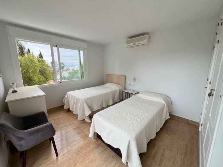 5726d1d3d4716436068fcff0a11fb5e2 - 7