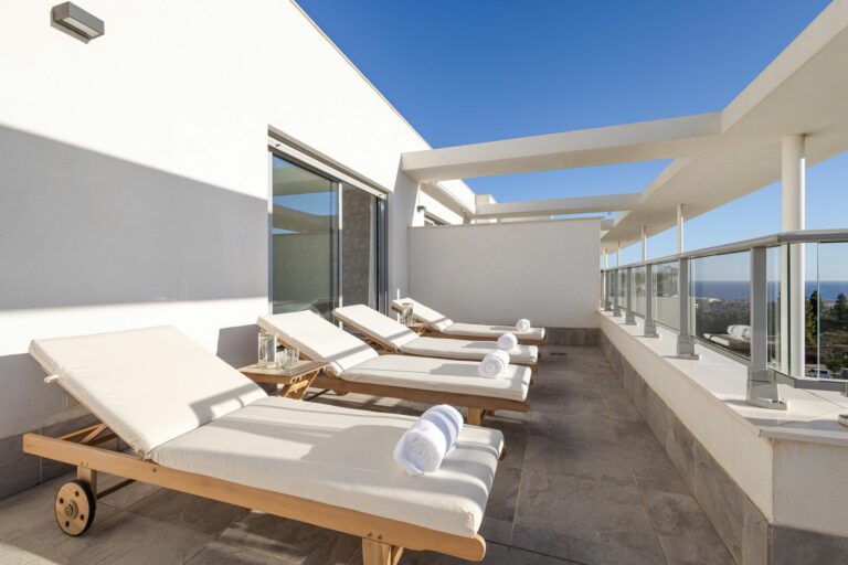 57ef37e37644746ad70e7e05d35c545e - 10