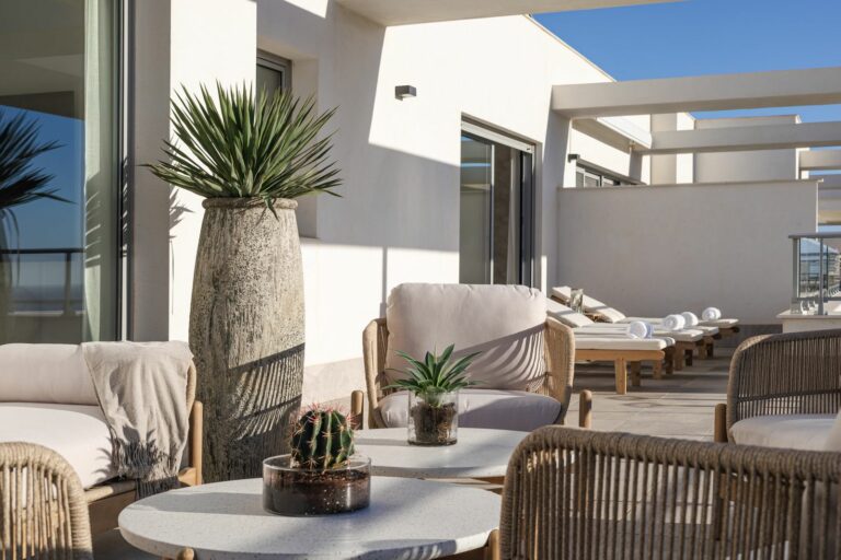 57ef37e37644746ad70e7e05d35c545e - 16