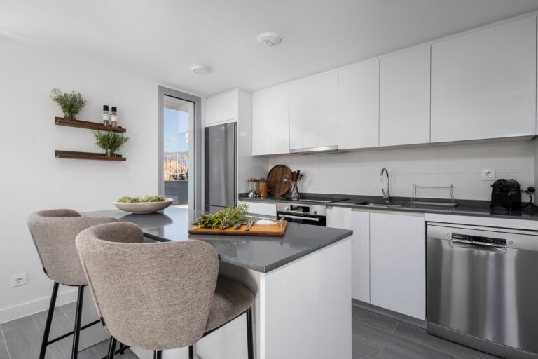 57ef37e37644746ad70e7e05d35c545e - 3