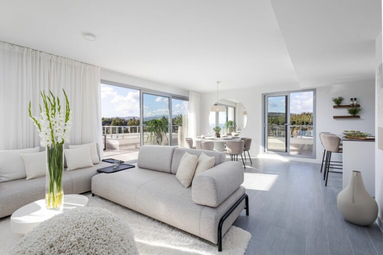 57ef37e37644746ad70e7e05d35c545e - 4