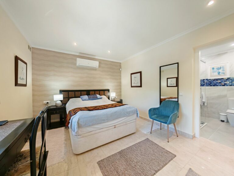 583e7fe24cd6cce525a4e595c713db47 - 12