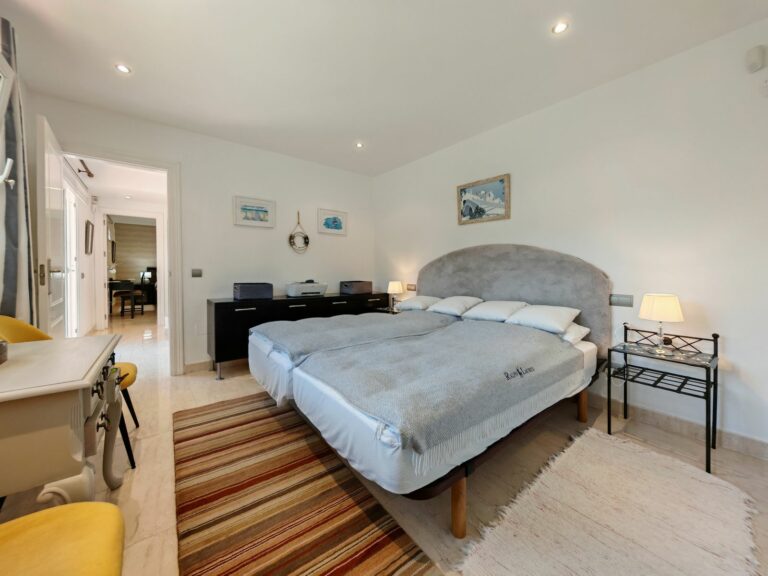 583e7fe24cd6cce525a4e595c713db47 - 15