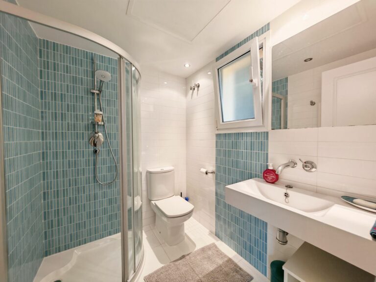 583e7fe24cd6cce525a4e595c713db47 - 16