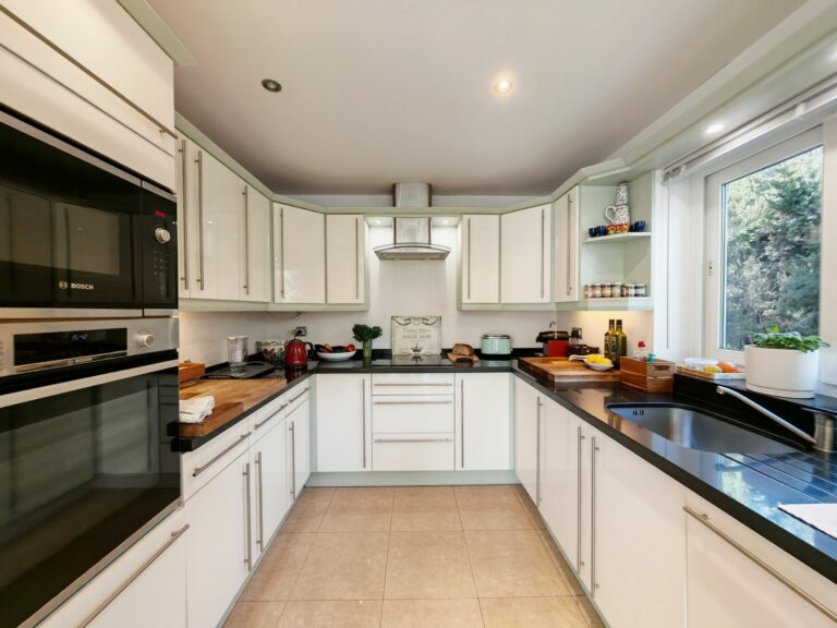 583e7fe24cd6cce525a4e595c713db47 - 4