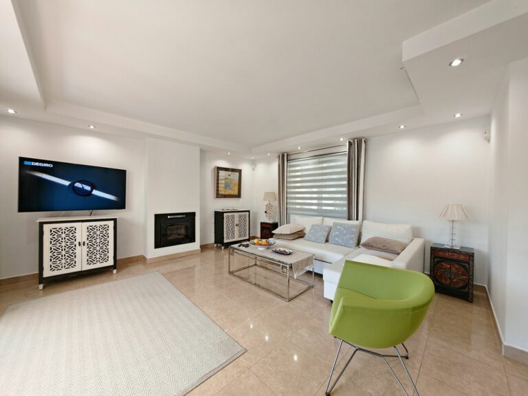 583e7fe24cd6cce525a4e595c713db47 - 5