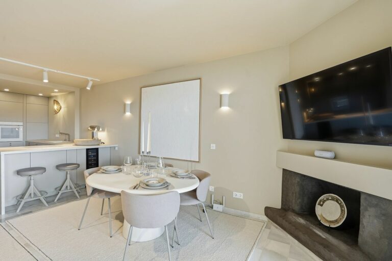 5a1a3830f1fe26eec19ffd6bf0b893b7 - 8