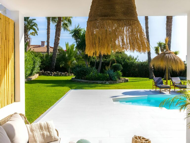 5a230821ac908562257f80eca642782b - 8