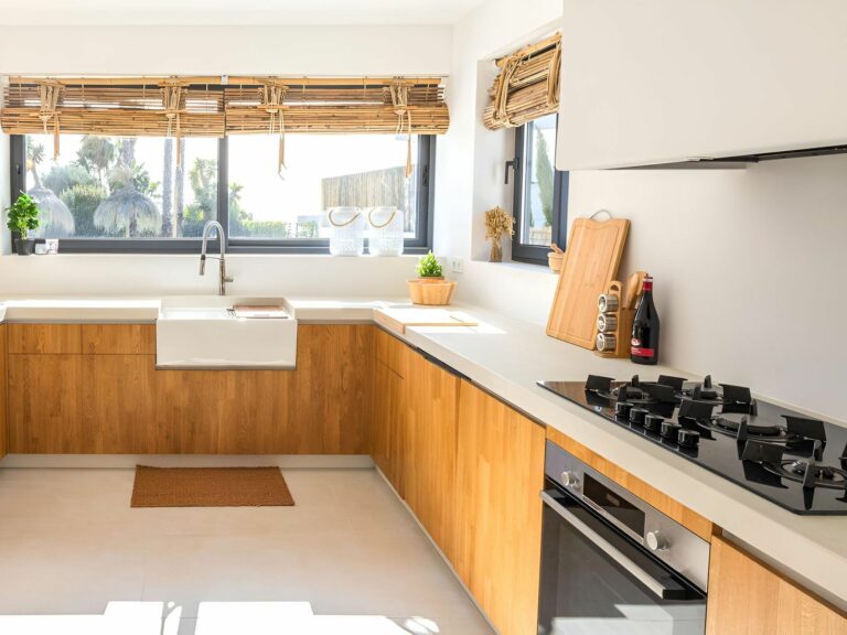 5a230821ac908562257f80eca642782b - 9