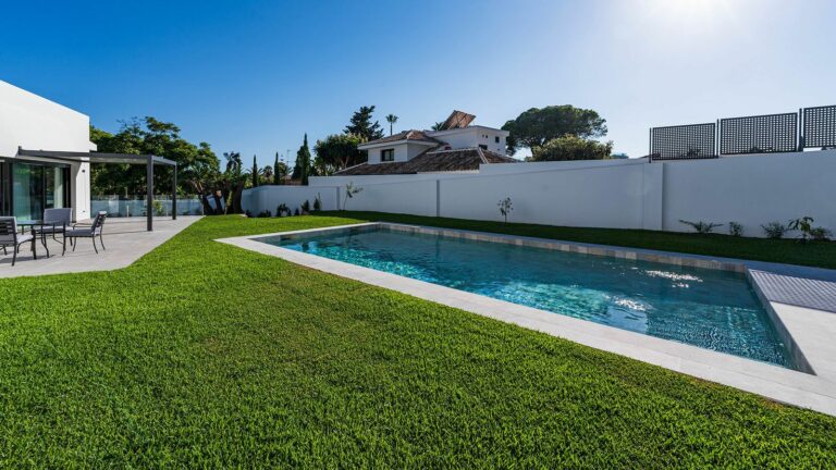 5a30e72be7d74b1057aecfcde34a8a60 - 16