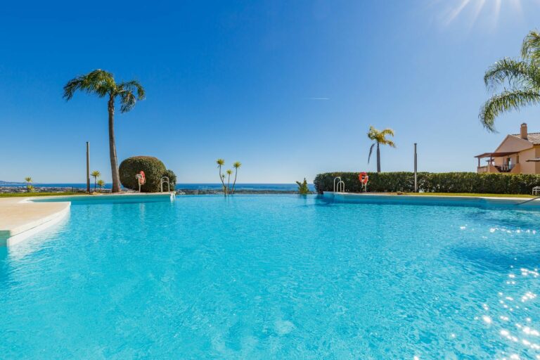 5ac6f22f112c0f3576c746ca780bae6b - 15