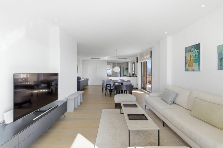 5ac6f22f112c0f3576c746ca780bae6b - 3