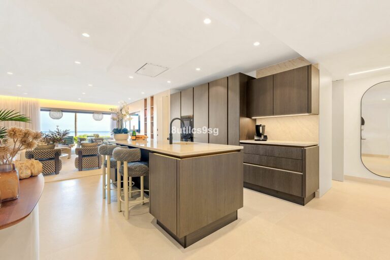 5c165374d86da76eecde6947f7b6f12e - 11