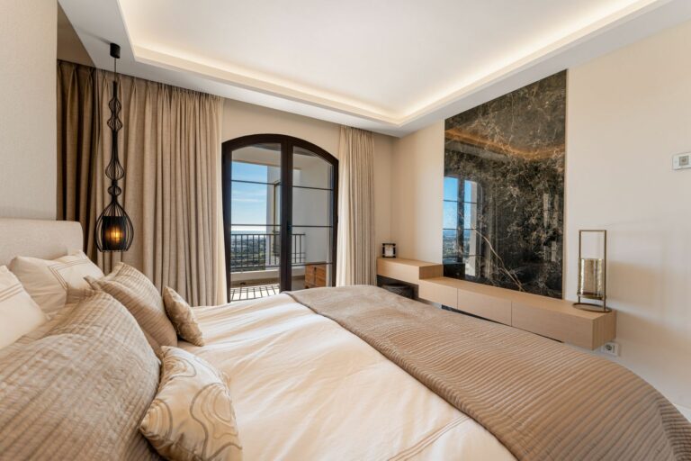 5c94323fdd3a88f479578587a0e5b63a - 16