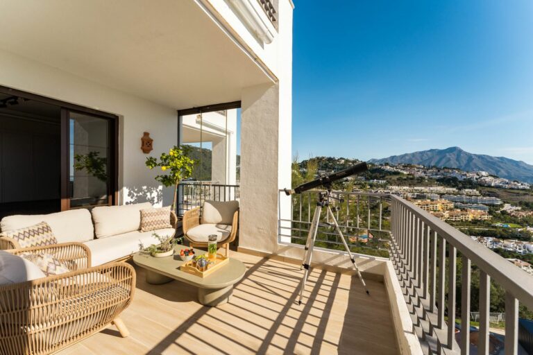 5c94323fdd3a88f479578587a0e5b63a - 5