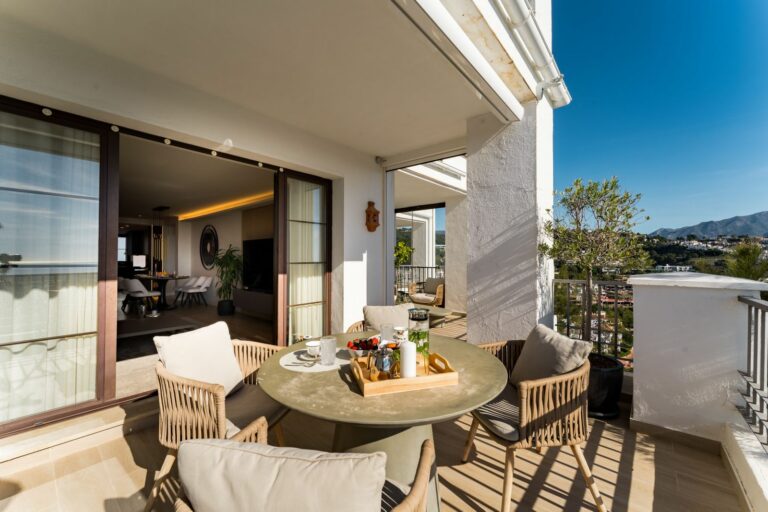 5c94323fdd3a88f479578587a0e5b63a - 6