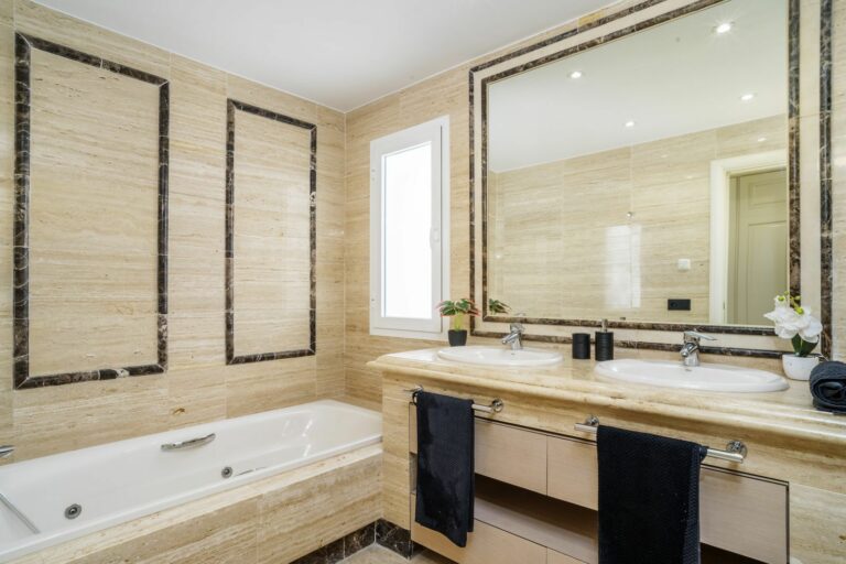 5dd2819a2a8e5ee44d689a7d36cbb565 - 12