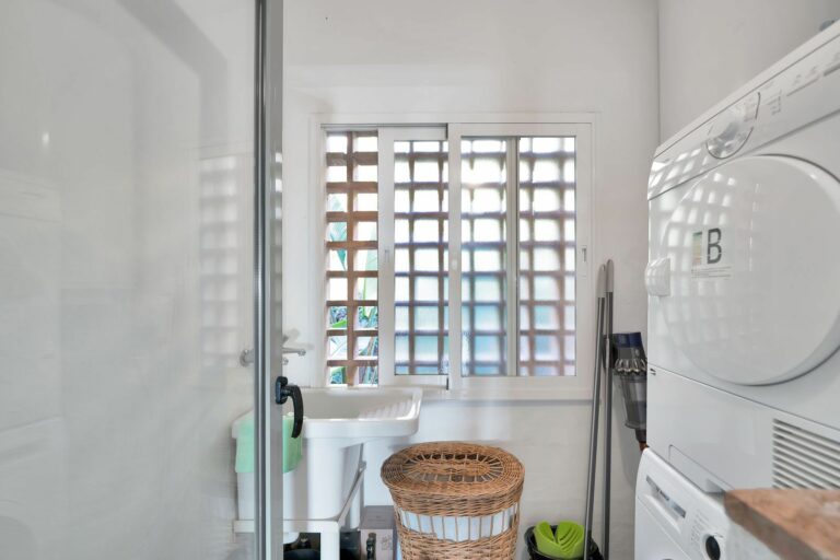 60ca9918dadf38aace2b75f8a7851256 - 10