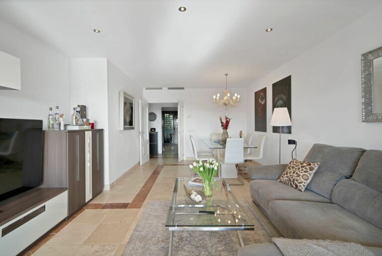 60ca9918dadf38aace2b75f8a7851256 - 5