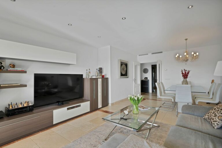 60ca9918dadf38aace2b75f8a7851256 - 6