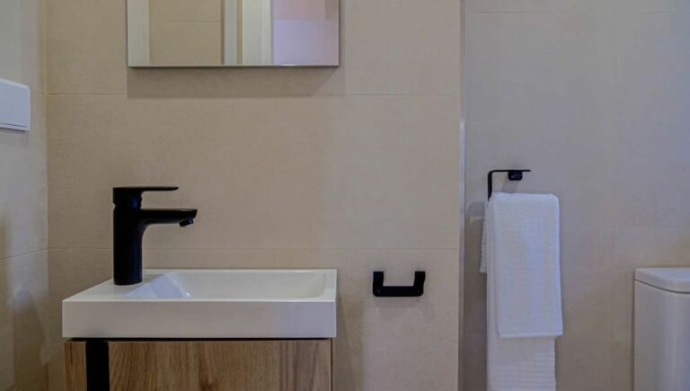 612bfa1169aa8ed3fee36f026e178a43 - 12