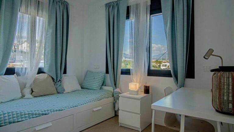 612bfa1169aa8ed3fee36f026e178a43 - 3