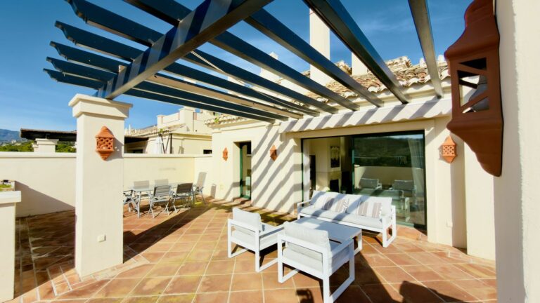 61b35992056058475afd655c2b21a0cf - 12