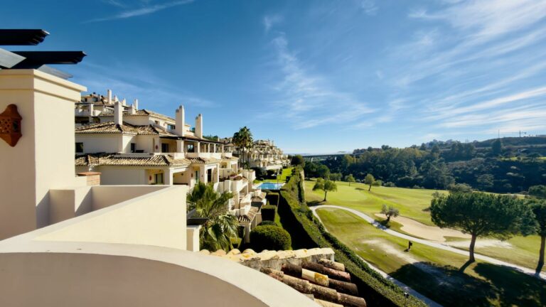 61b35992056058475afd655c2b21a0cf - 14